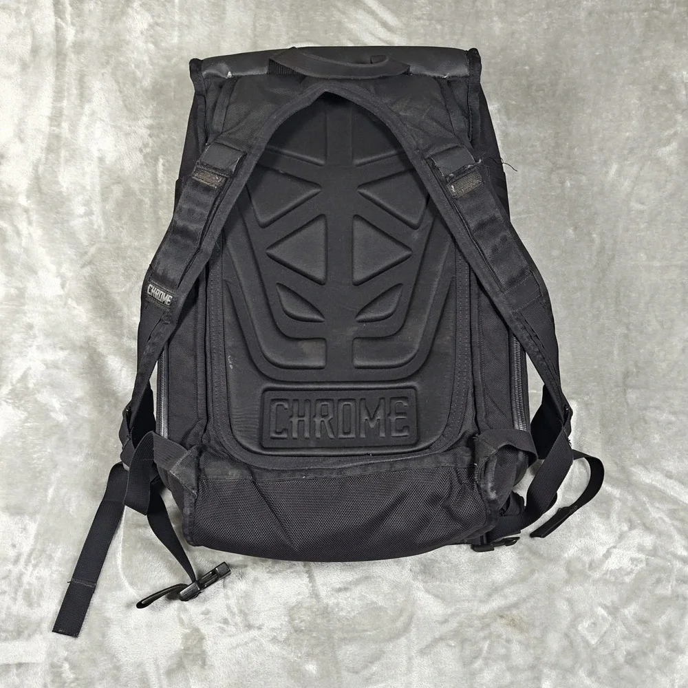 Chrome Industries Niko Camera Backpack Padded Travel Commute Messenger Laptop